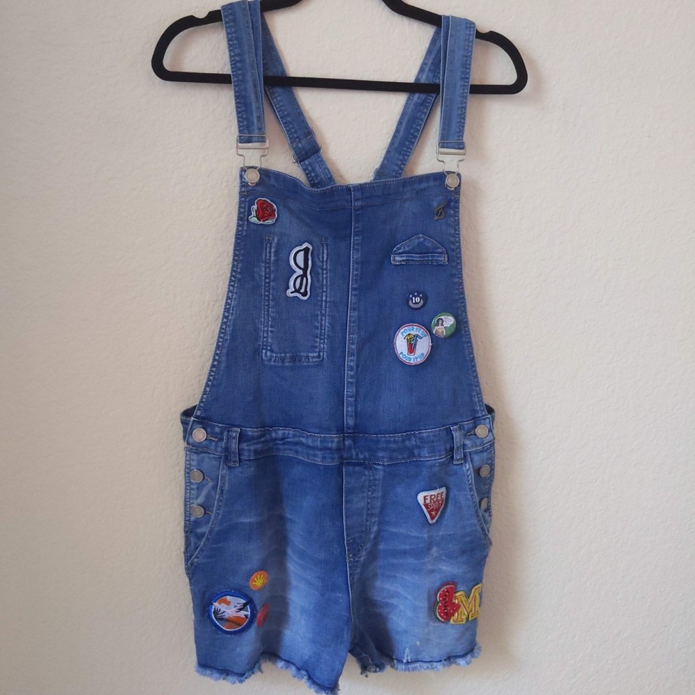 Overall shorts